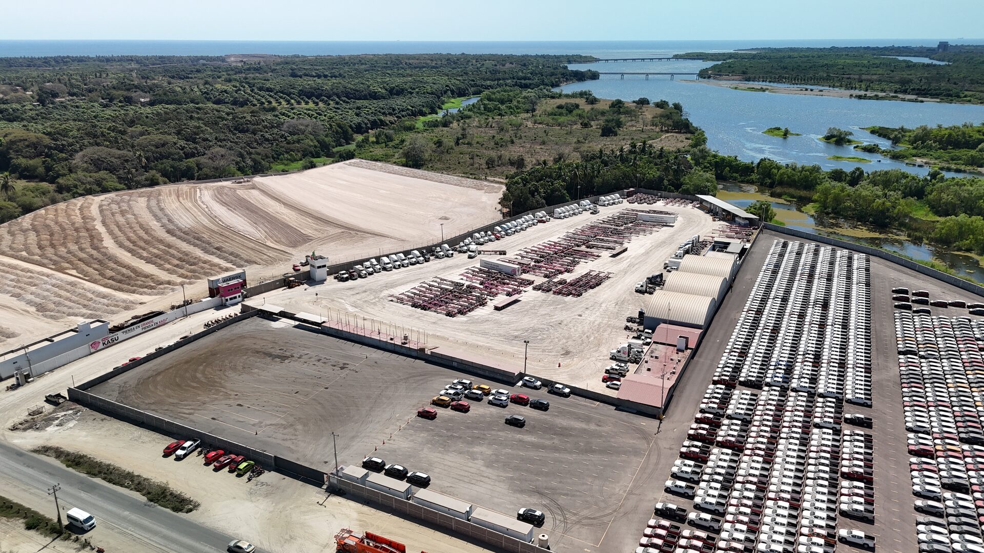 Patio de operaciones KASU Transportes Puerto Lázaro Cárdenas